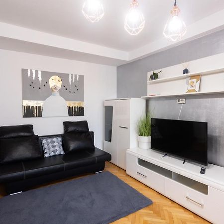 Central Apartment เตอร์กู-มูเรช ภายนอก รูปภาพ
